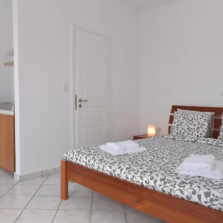 فيلة Possidonia Suites