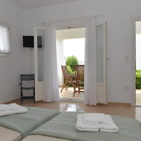 فيلة Possidonia Suites *