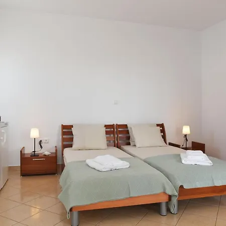 Possidonia Suites * Posidhonía